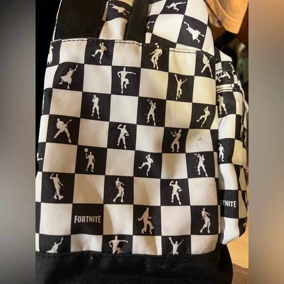 Fortnite backpack, black and white - Picture 8 of 9